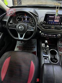 نيسان ألتيما